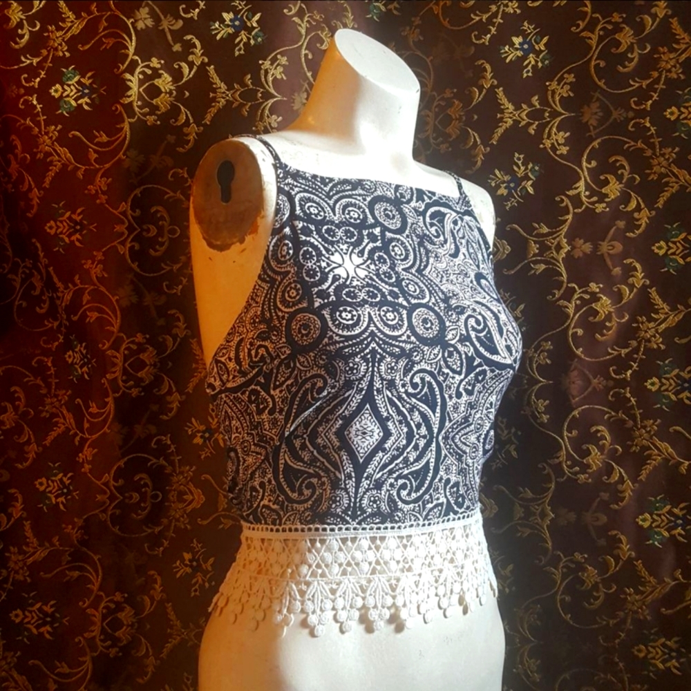 2/$25 Black White Abstract print Boho Summer Crop Top Backless Bow Lace Crochet
